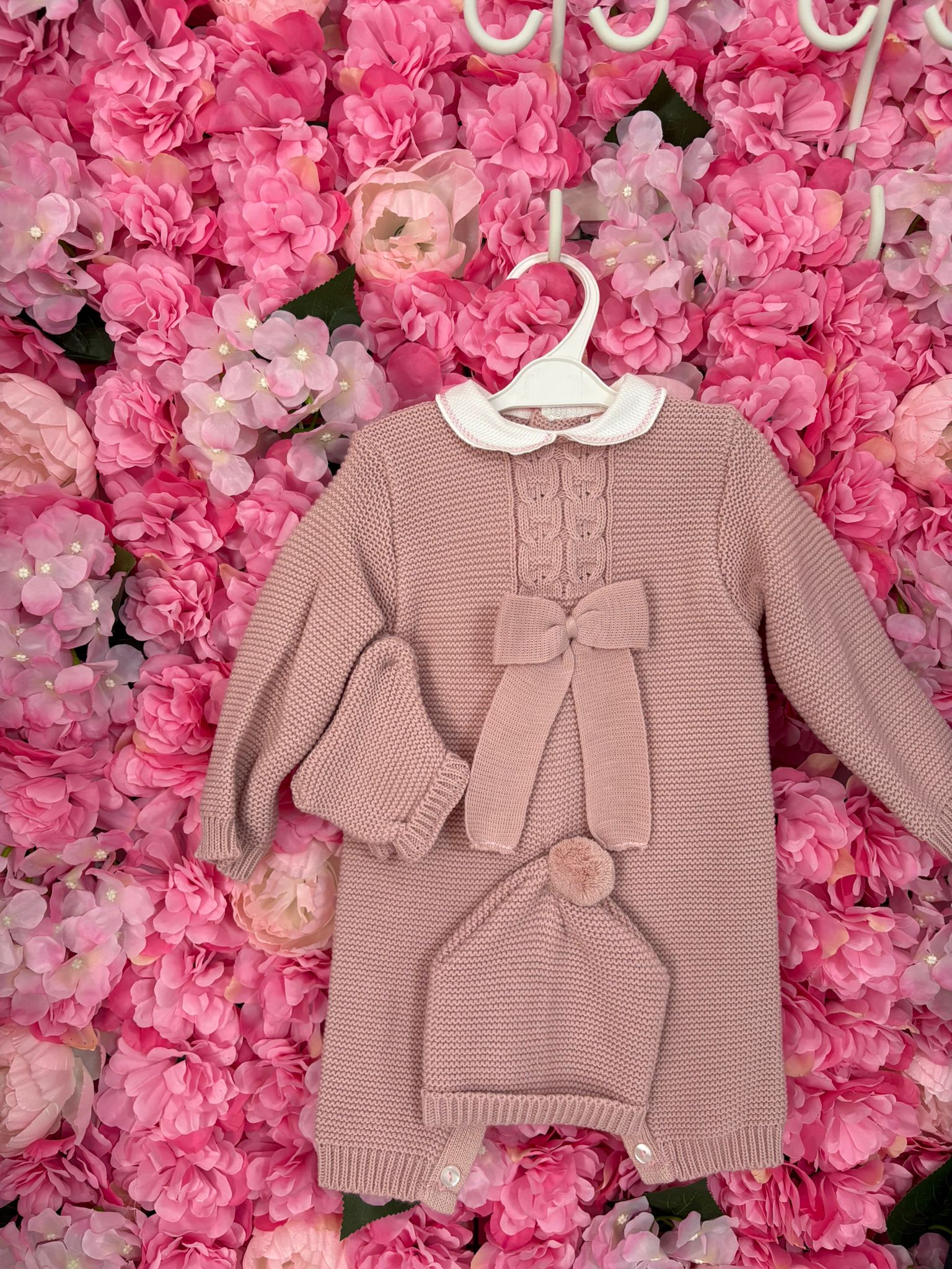 Tutina bon bon + calzini + cappellino